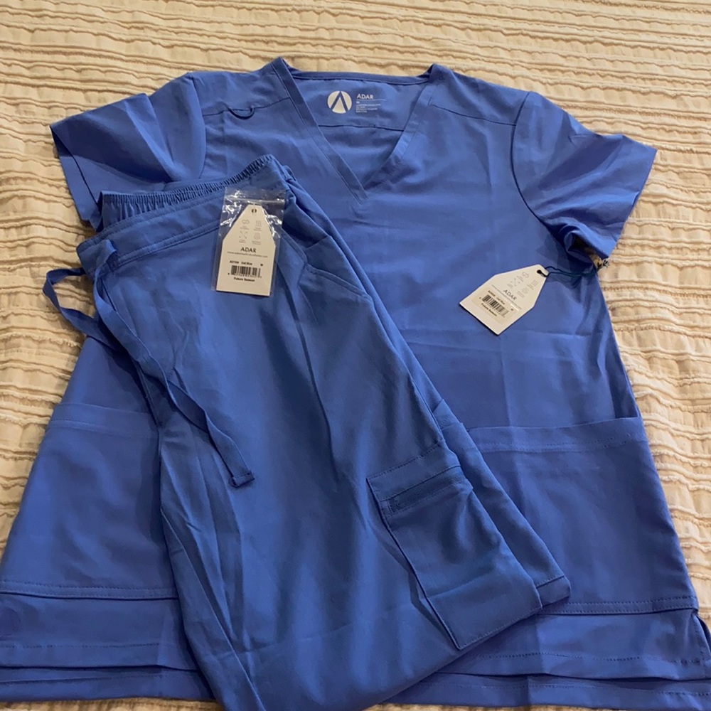 Adar scrub set women’s